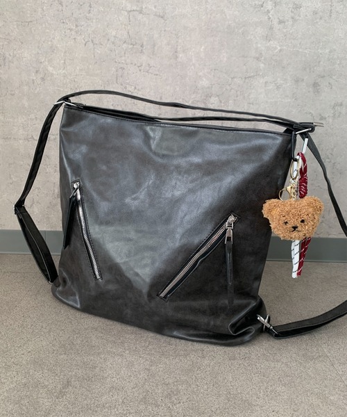 pyornim(ピョルニム)の「【3WAY】【チャーム付き】くまさんチャームセット ジップポケット リュック ショルダートート(ショルダーバッグ・レディース・ブラウン/キャメル/ブラック・F)」の8枚目の写真