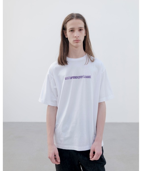 uniform experiment(ユニフォームエクスペリメント)の「GRADATION LOGO TEE(Tシャツ/カットソー・メンズ・A/C/B・3/2/1/4)」の4枚目の写真