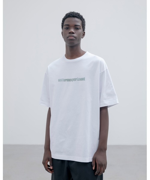 uniform experiment(ユニフォームエクスペリメント)の「GRADATION LOGO TEE(Tシャツ/カットソー・メンズ・A/C/B・3/2/1/4)」の5枚目の写真
