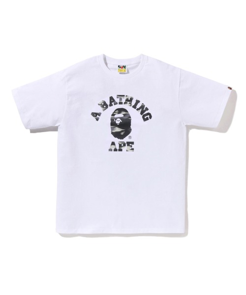 A BATHING APE(アベイシングエイプ)の「SCREEN CAMO COLLEGE TEE(Tシャツ/カットソー・メンズ・ホワイト×ブルー/ホワイト×ブラック/ブラック/ブラック×ブルー・X-LARGE/XX-LARGE/LARGE/SMALL/XXX-LARGE/MEDIUM)」の2枚目の写真