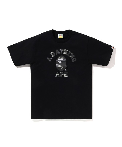 A BATHING APE(アベイシングエイプ)の「SCREEN CAMO COLLEGE TEE(Tシャツ/カットソー・メンズ・ホワイト×ブルー/ホワイト×ブラック/ブラック/ブラック×ブルー・X-LARGE/XX-LARGE/LARGE/SMALL/XXX-LARGE/MEDIUM)」の3枚目の写真