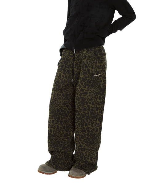 AAKAM（アーカム）の「AKM CROS2 Leopard Sweatpants (Khaki)（スウェットパンツ・レディース・その他・1/2）」の10枚目の写真