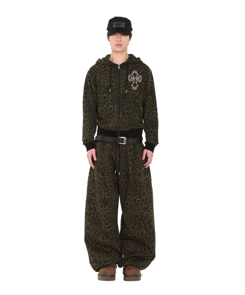 AAKAM（アーカム）の「AKM CROS2 Leopard Sweatpants (Khaki)（スウェットパンツ・レディース・その他・1/2）」の13枚目の写真