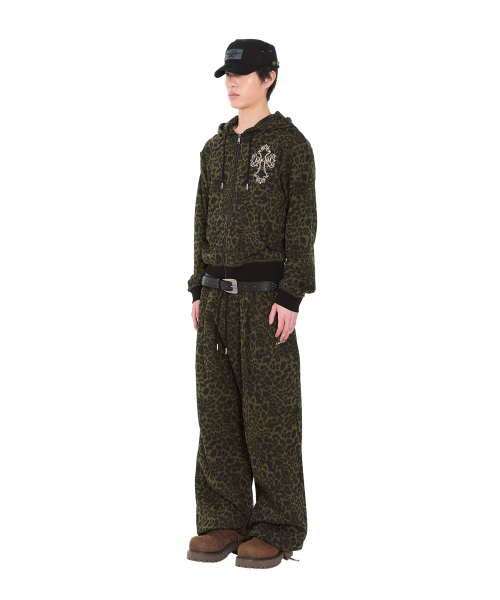 AAKAM（アーカム）の「AKM CROS2 Leopard Sweatpants (Khaki)（スウェットパンツ・レディース・その他・1/2）」の14枚目の写真