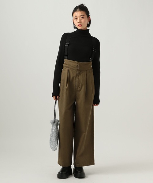 BAYFLOW（ベイフロー）の「サス付きタックワイドパンツ（その他パンツ・レディース・カーキ/ブラック・SMALL/MEDIUM）」の2枚目の写真