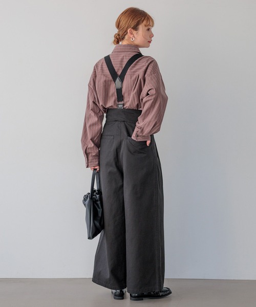 BAYFLOW（ベイフロー）の「サス付きタックワイドパンツ（その他パンツ・レディース・カーキ/ブラック・SMALL/MEDIUM）」の4枚目の写真