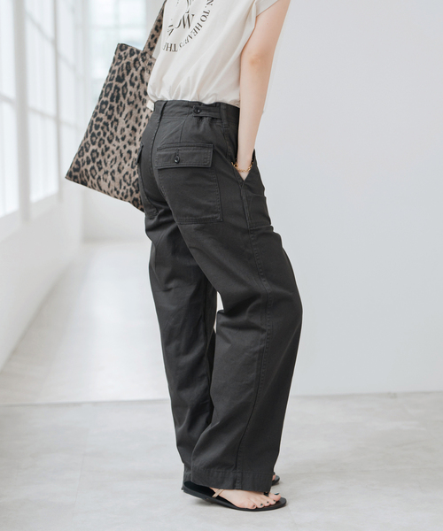 Spick & Span（スピックアンドスパン）の「《新色有り / 追加》ルーズベイカーパンツ（カーゴパンツ・レディース・ホワイト/ベージュ系その他/サファリグリーン/チャコールグレー・40/38/36/34）」の2枚目の写真