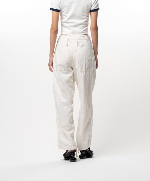 Maison MIHARA YASUHIRO(メゾンミハラヤスヒロ)の「Cut-Out Pocket Denim Pants(デニムパンツ・レディース・ホワイト/ブラック/インディゴブルー・38/36)」の6枚目の写真