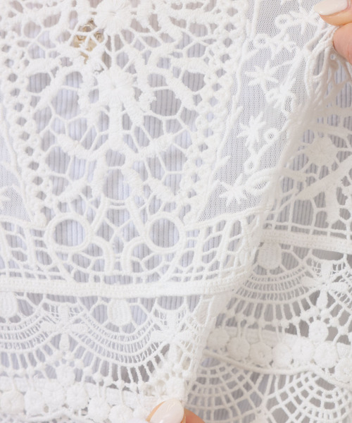 JOURNAL STANDARD LUXE(ジャーナルスタンダード ラックス)の「《追加》レースMIXノースリーブブラウス(010/040)(シャツ/ブラウス・レディース・ホワイト/ネイビー・FREE)」の4枚目の写真