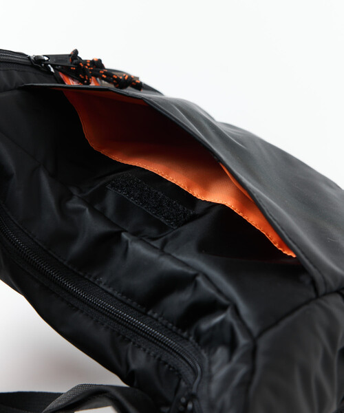 COLEMAN（コールマン）の「Coleman/コールマン 別注 WALKER COOL SHOULDER /ウォーカー クールショルダー（ショルダーバッグ・メンズ・ブラック・ONE SIZE）」の10枚目の写真