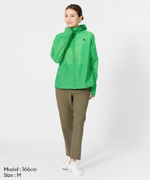 le coq sportif(ルコックスポルティフ)の「【はっ水】ポケッタブルUVカットウィンドジャケット(ナイロンジャケット・レディース・ベージュ/ネイビー/ブルー/グリーン・S/XL/L/M)」の8枚目の写真