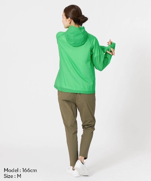 le coq sportif(ルコックスポルティフ)の「【はっ水】ポケッタブルUVカットウィンドジャケット(ナイロンジャケット・レディース・ベージュ/ネイビー/ブルー/グリーン・S/XL/L/M)」の9枚目の写真