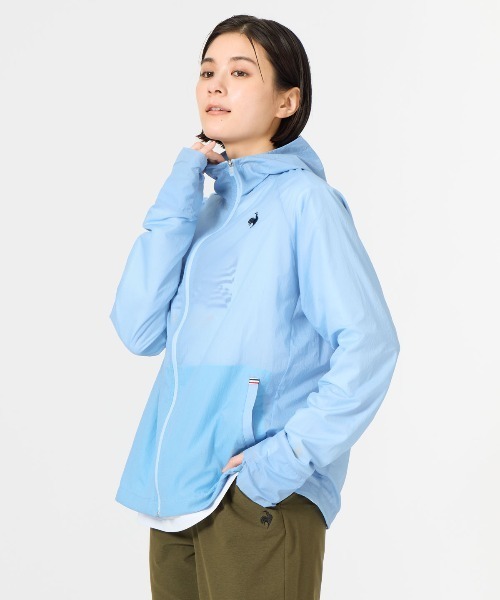 le coq sportif(ルコックスポルティフ)の「【はっ水】ポケッタブルUVカットウィンドジャケット(ナイロンジャケット・レディース・ベージュ/ネイビー/ブルー/グリーン・S/XL/L/M)」の19枚目の写真