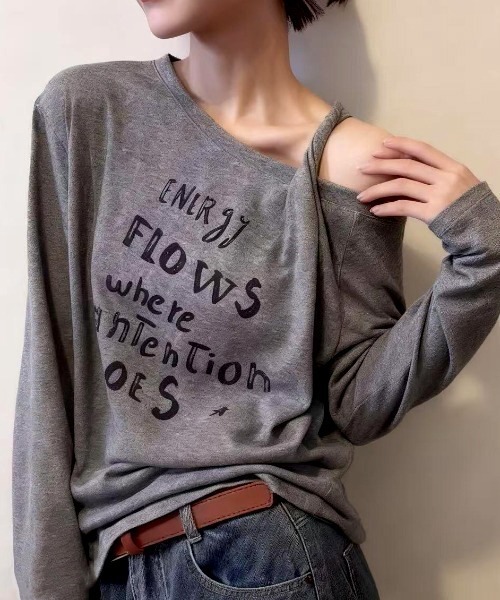 NANEA（ナネア）の「フロントロゴプリントワンショルダーカットソー（Tシャツ/カットソー・レディース・グレー/ホワイト/ネイビー・SMALL/MEDIUM/LARGE）」の3枚目の写真