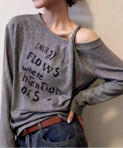 NANEA（ナネア）の「フロントロゴプリントワンショルダーカットソー（Tシャツ/カットソー・レディース・グレー/ホワイト/ネイビー・SMALL/MEDIUM/LARGE）」の10枚目の写真