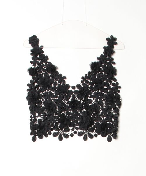 THE YOn（ザヨン）の「フラワーモチーフレースVネックビスチェ（その他トップス・レディース・オフホワイト/ブラック・FREE）」の3枚目の写真