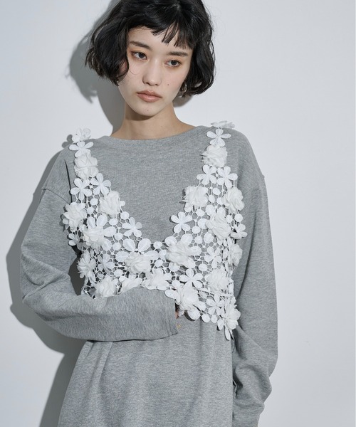 THE YOn（ザヨン）の「フラワーモチーフレースVネックビスチェ（その他トップス・レディース・オフホワイト/ブラック・FREE）」の2枚目の写真