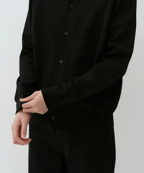 MUSINSA STANDARD（ムシンサスタンダード）の「ウォッシャブルスーピマコットンラウンドネックカーディガン[ブラック]（カーディガン/ボレロ・メンズ・ブラック・SMALL/MEDIUM/LARGE/X-LARGE/2XL）」の6枚目の写真