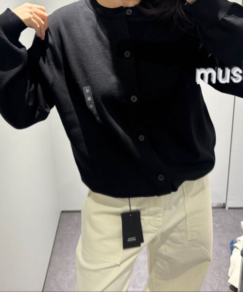 MUSINSA STANDARD（ムシンサスタンダード）の「ウォッシャブルスーピマコットンラウンドネックカーディガン[ブラック]（カーディガン/ボレロ・メンズ・ブラック・SMALL/MEDIUM/LARGE/X-LARGE/2XL）」の16枚目の写真