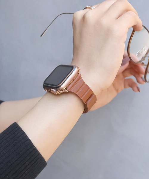 Urban Coral（アーバンコーラル）の「Apple Watch Band / アップルウォッチ くすみカラー スリム マグネット バンド / Urban Coral（デジタル腕時計・レディース・ブラウン系その他/オレンジ/ブラウン/ブラック/ベージュ/ピンク系その他/ゴールド系その他/ワインレッド・40mm/44mm）」の3枚目の写真