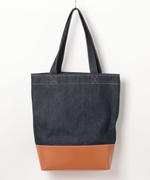 A.P.C.（アーペーセー）の「TOTE AXEL（トートバッグ・メンズ・ダークベージュ/ダークネイビー・ONESIZE）」の3枚目の写真
