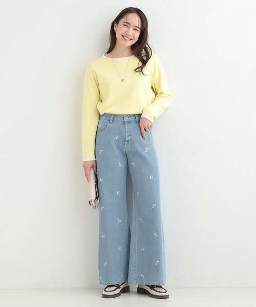 SHOO・LA・RUE（シューラルー）の「【洗濯機可/S-LL】フラワー刺繍が女性らしさをプラス バギーデニムパンツ（デニムパンツ・レディース・ネイビー系5/ブルー系6・04/03/02/01）」の5枚目の写真