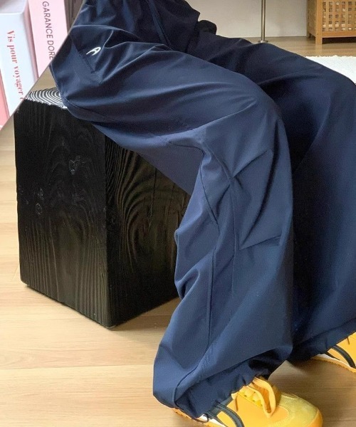 Flugge（フラッジー）の「ワンポイントトラックパンツ（その他パンツ・レディース・ネイビー・MEDIUM/LARGE）」の2枚目の写真