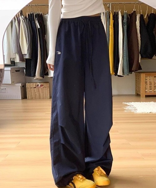 Flugge（フラッジー）の「ワンポイントトラックパンツ（その他パンツ・レディース・ネイビー・MEDIUM/LARGE）」の3枚目の写真