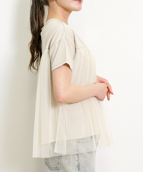 Belta attrice（ベルタアトリーチェ）の「チュールドッキング異素材フレンチスリーブTシャツ（Tシャツ/カットソー・レディース・グレイッシュベージュ/ブラック/ホワイト・FREE）」の13枚目の写真