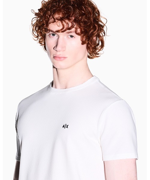 ARMANI EXCHANGE（アルマーニエクスチェンジ）の「【A|X アルマーニ エクスチェンジ】AXロゴ ワッフルエフェクト 半袖クルーネックTシャツ/REGULAR（Tシャツ/カットソー・メンズ・ブラック/オフホワイト・XX-LARGE/X-SMALL/X-LARGE/SMALL/MEDIUM/LARGE）」の4枚目の写真