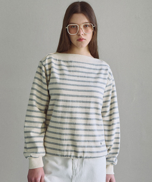 SLOWLOLLI(スローローリ)の「Boat neck stripe oversized sweatshirt_2 Colors(Tシャツ/カットソー・レディース・ブラック/グレー・FREE)」の4枚目の写真