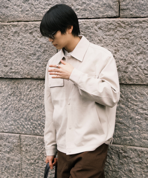 MINDBRIDGE（マインドブリッジ）の「[COUTURE]ツイル組織トラッカー - 2カラー（デニムジャケット・メンズ・ライトベージュ/ダークネイビー・100/110/95/105）」の9枚目の写真