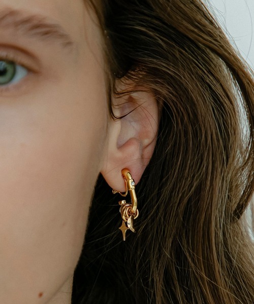 LAPUIS（ラピュイ）の「LAPUIS(ラピュイ)Sammy Charm earrings（イヤリング・レディース・ゴールド/マルチ・FREE）」の2枚目の写真