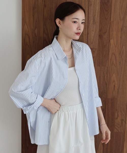 J by blue(ジェイバイブルー)の「カラーストライプシャツ(シャツ/ブラウス・レディース・ピンク/ホワイト/ブルー・MEDIUM)」の2枚目の写真