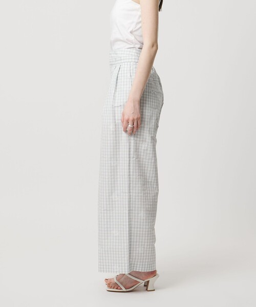 UNITED ARROWS（ユナイテッドアローズ）の「ギンガムチェック フラワー ジャガード ワイドパンツ ‐ウォッシャブル‐（その他パンツ・レディース・オフホワイト/ブラック・38/36）」の6枚目の写真