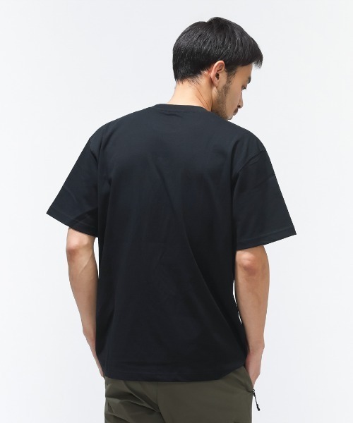 NEW ERA(ニューエラ)の「ニューエラ SS CT TEE FLAG LOGO MID BLK 261(Tシャツ/カットソー・メンズ・ブラック・M/L/LL)」の8枚目の写真
