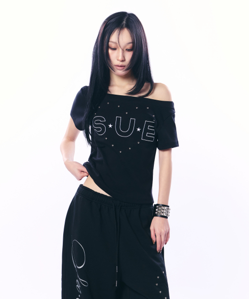 SETUP-EXE(セットアップイーエックスイー)の「SUE WIDE NECK TOP / BLACK(Tシャツ/カットソー・レディース・その他・OS)」の1枚目の写真