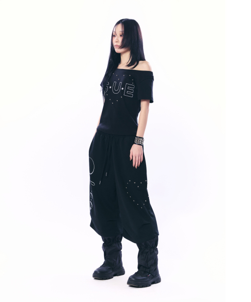 SETUP-EXE(セットアップイーエックスイー)の「SUE WIDE NECK TOP / BLACK(Tシャツ/カットソー・レディース・その他・OS)」の3枚目の写真