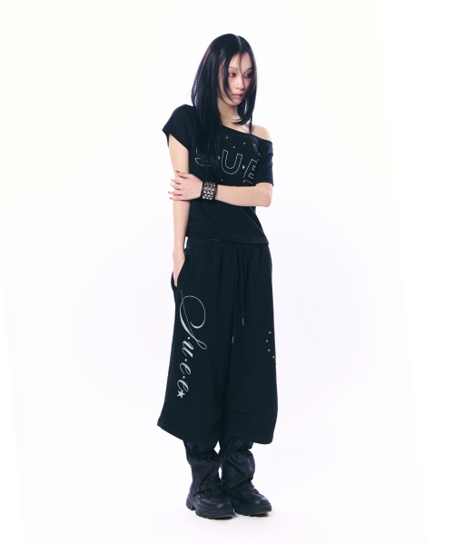 SETUP-EXE(セットアップイーエックスイー)の「SUE WIDE NECK TOP / BLACK(Tシャツ/カットソー・レディース・その他・OS)」の4枚目の写真