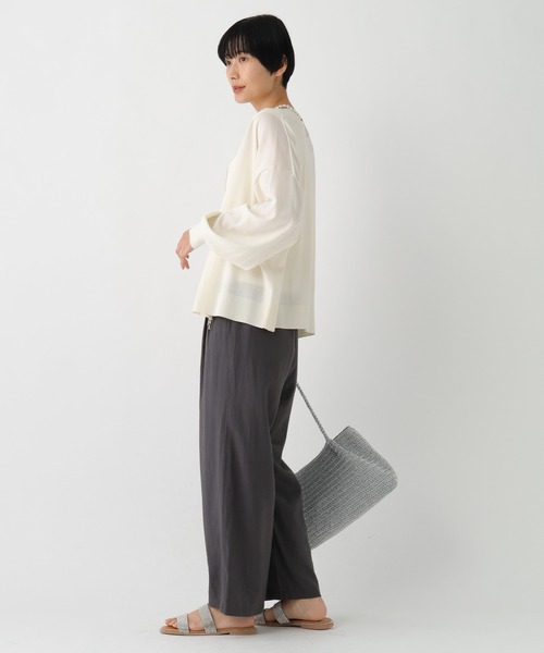 Elura（エルーラ）の「サマープロテクトジップカーディガン/659658（カーディガン/ボレロ・レディース・グレイッシュベージュ/ブラック/ダークブラウン/ホワイト・FREE）」の5枚目の写真