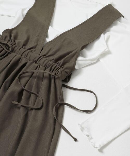 ITEMS URBANRESEARCH（アイテムズ アーバンリサーチ）の「ギャザージャンパースカート(ロングスリーブインナーセット)（ワンピース・レディース・モカ/チャコールグレー/ブラック・FREE）」の18枚目の写真
