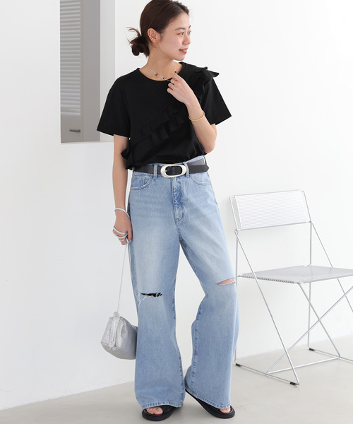 JOURNAL STANDARD relume(ジャーナルスタンダード レリューム)の「《WEB限定追加》アシンメトリーフリルTEE(Tシャツ/カットソー・レディース・ホワイト/ブラック・FREE)」の3枚目の写真