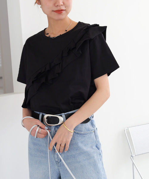 JOURNAL STANDARD relume(ジャーナルスタンダード レリューム)の「《WEB限定追加》アシンメトリーフリルTEE(Tシャツ/カットソー・レディース・ホワイト/ブラック・FREE)」の6枚目の写真
