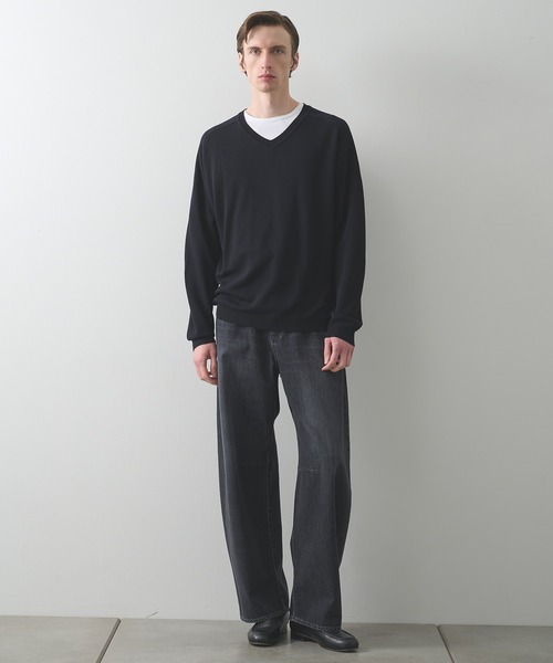 STUDIOUS（ステュディオス）の「【STUDIOUS】Smooth Silky VneckKnit（ニット/セーター・メンズ・ブラック/ホワイト/グレー・1/2）」の13枚目の写真