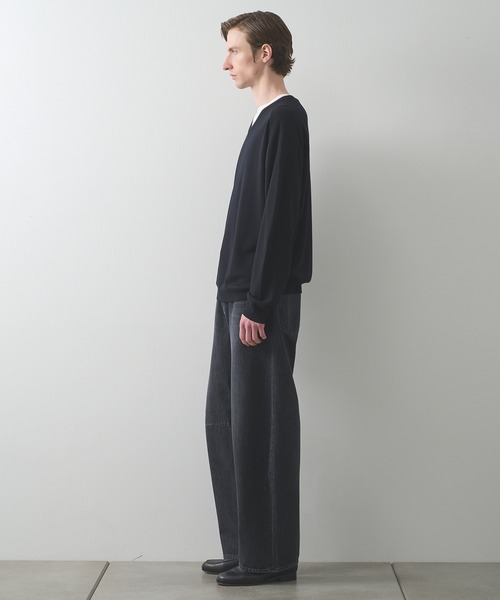 STUDIOUS（ステュディオス）の「【STUDIOUS】Smooth Silky VneckKnit（ニット/セーター・メンズ・ブラック/ホワイト/グレー・1/2）」の14枚目の写真