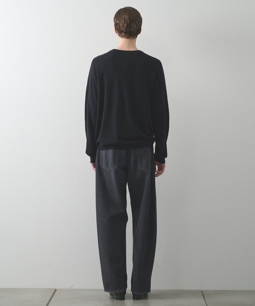 STUDIOUS（ステュディオス）の「【STUDIOUS】Smooth Silky VneckKnit（ニット/セーター・メンズ・ブラック/ホワイト/グレー・1/2）」の15枚目の写真