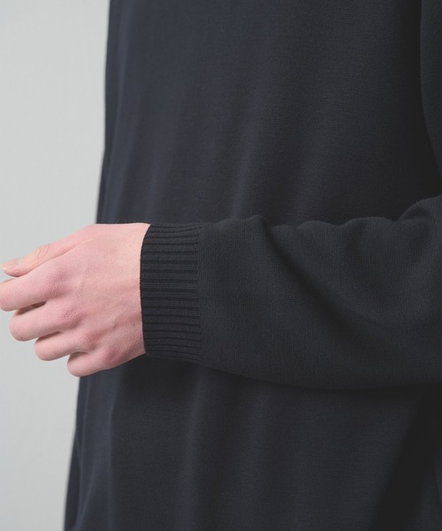 STUDIOUS（ステュディオス）の「【STUDIOUS】Smooth Silky VneckKnit（ニット/セーター・メンズ・ブラック/ホワイト/グレー・1/2）」の17枚目の写真