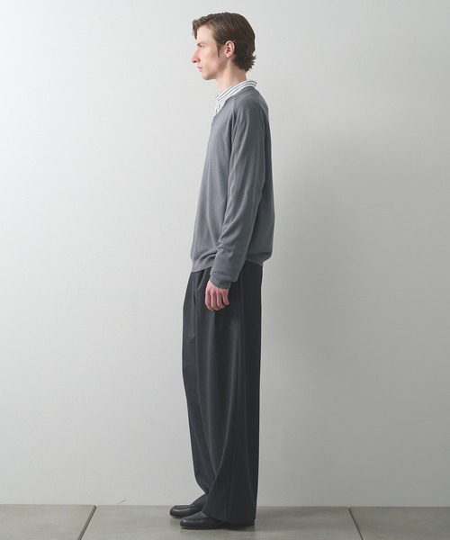 STUDIOUS（ステュディオス）の「【STUDIOUS】Smooth Silky VneckKnit（ニット/セーター・メンズ・ブラック/ホワイト/グレー・1/2）」の21枚目の写真