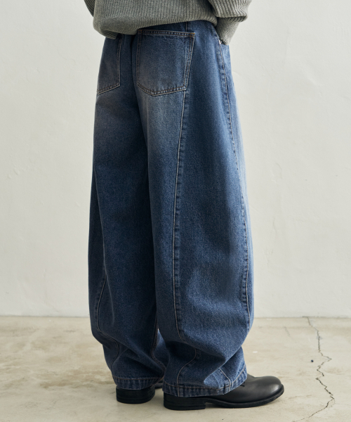 ROTEMBER（ローテンバー）の「パネルカーブドワイドデニムパンツ [ミッドブルー]（デニムパンツ・メンズ・その他・X-LARGE/LARGE/MEDIUM）」の3枚目の写真