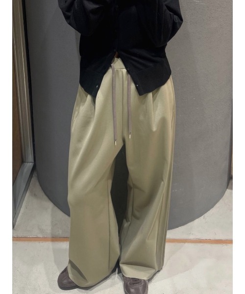 Side tuck sporty PT サイドタックスポーティーパンツ（スラックス